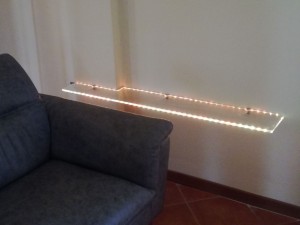 Mensola con luce a led