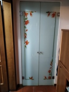 Porta satinata decorata
